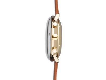 Junghans Max Bill Chronoscope Automatik Edelstahl PVD-Gelbgold 40mm weißes Zifferblatt braunes Lederband – Herrenuhren Chronograph aus Edelstahl, Leder und PVD beschichtet. Das Gehäuse ist rund und gelbgold. Das Lederarmband ist braun. Das Zifferblatt ist arabisch Index und silber. – Ansicht 2