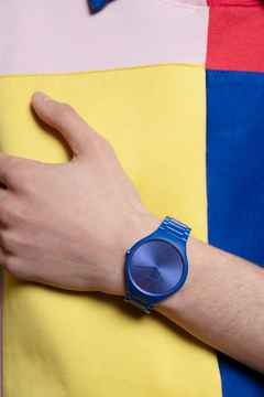 Rado True Thinline Les Couleurs Le Corbusier Quarz Keramik Spectacular Ultramarine 4320K – Herrenuhren Uhr ohne Datum aus Keramik und Titan. Das Gehäuse ist rund und blau. Das Keramikarmband ist blau. Das Zifferblatt ist ein Index in blau. – Ansicht 3