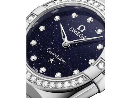 Omega Constellation Quarz Edelstahl 25mm blaues Zifferblatt mit Brillanten Metallband – Damenuhren Uhr ohne Datum aus Edelstahl. Das Gehäuse ist rund und silber. Das Edelstahlarmband ist silber. Das Zifferblatt ist ein Index in blau. – Ansicht 2