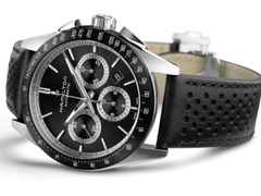 Hamilton Jazzmaster Performer Auto Chrono Edelstahl 42mm schwarzes Zifferblatt schwarzes Lederband – Herrenuhren Chronograph aus Edelstahl und Leder. Das Gehäuse ist rund und silber. Das Lederarmband ist schwarz. Das Zifferblatt ist arabisch Index und schwarz. – Ansicht 3