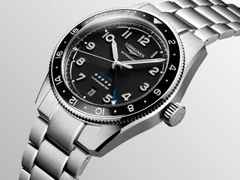 Longines Spirit Zulu Time Automatik Edelstahl 39mm schwarzes Zifferblatt Metallband – Herrenuhren Uhr mit Datum aus Edelstahl und Keramik. Das Gehäuse ist rund und silber. Das Edelstahlarmband ist silber. Das Zifferblatt ist arabisch Index und schwarz. – Ansicht 4