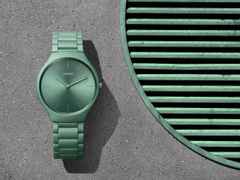Rado True Thinline Les Couleurs Le Corbusier Quarz Keramik Greyed English Green 32041 – Damenuhren Uhr ohne Datum aus Keramik und Titan. Das Gehäuse ist rund und grün. Das Keramikarmband ist grün. Das Zifferblatt ist ein Index in grün. – Ansicht 3