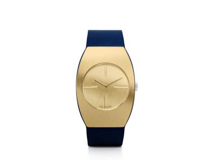 Niessing Radius 9 Forma Größe L 44,5 mm  Quarz Gelbgold Lederband nachtblau – Herrenuhren Uhr ohne Datum aus 750 Rotgold. Das Gehäuse ist tonneauform und gelbgold. Das Lederarmband ist blau. Das Zifferblatt ist ein Index in gelbgold.