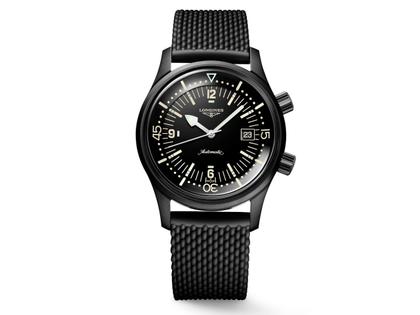Longines Legend Diver Automatik Edelstahl Schwarz-PVD 42mm schwarzes Zifferblatt schwarzes Kautschukband – Herrenuhren Uhr mit Datum aus Edelstahl und PVD beschichtet. Das Gehäuse ist rund und schwarz. Das Kautschuk / Kunststoff / Silikon Armband ist schwarz. Das Zifferblatt ist arabisch Index und schwarz.