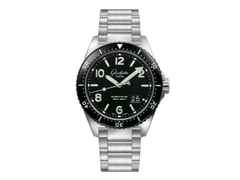 Glashütte Original SeaQ Panoramadatum Automatik Edelstahl 43mm schwarzes Zifferblatt Metallband – Herrenuhren Uhr mit Datum aus Edelstahl. Das Gehäuse ist rund und silber. Das Edelstahlarmband ist silber. Das Zifferblatt ist arabisch Index und schwarz.