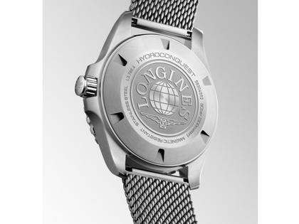 Longines HydroConquest Automatik Edelstahl 39mm schwarzes Zifferblatt Metallband – Herrenuhren Uhr mit Datum aus Edelstahl. Das Gehäuse ist rund und silber. Das Edelstahlarmband ist silber. Das Zifferblatt ist ein Index in schwarz. – Ansicht 3