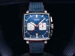 Union Glashütte Averin Chronograph Automatik Edelstahl 41mm blaues Zifferblatt blaues Lederband – Herrenuhren Chronograph aus Edelstahl und Leder. Das Gehäuse ist quadratisch und silber. Das Lederarmband ist blau. Das Zifferblatt ist ein Index in blau. – Ansicht 2