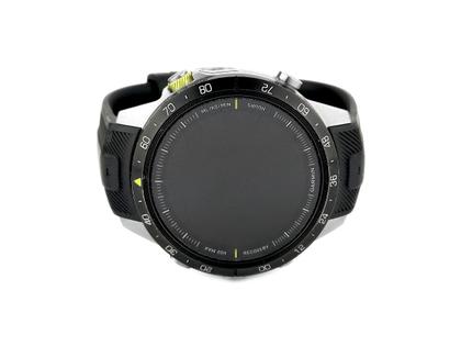 Herrenuhren Uhr Multifunktion aus Edelstahl und Titan. Das Gehäuse ist rund und grau. Das Kautschuk / Kunststoff / Silikon Armband ist schwarz. Der Zifferblatt ist digital.