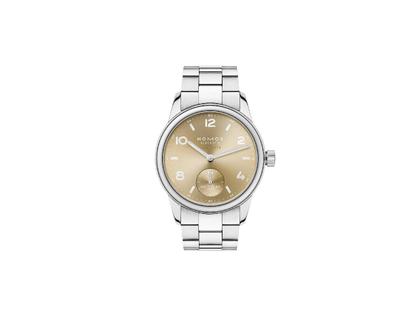 Nomos Glashütte Club Sport neomatik 34 Gold Automatik Edelstahl goldfarbenes Zifferblatt Metallband Stahlboden – Damenuhren Uhr ohne Datum aus Edelstahl. Das Gehäuse ist rund und silber. Das Edelstahlarmband ist silber. Das Zifferblatt ist arabisch Index und gelbgold.