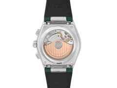 Frederique Constant Highlife Chronograph Automatic Edelstahl 41mm weiß-grünes Zifferblatt grünes Lederband limitiert – Herrenuhren Chronograph aus Edelstahl und Leder. Das Gehäuse ist rund und silber. Das Lederarmband ist grün. Das Zifferblatt ist ein Index in weiß. – Ansicht 2
