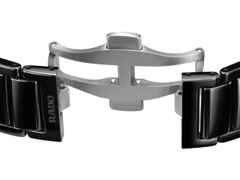 Rado True Square Open Heart Automatik Keramik 38mm schwarzes Zifferblatt schwarzes Keramikband – Herrenuhren Uhr ohne Datum aus Keramik und Titan. Das Gehäuse ist quadratisch und schwarz. Das Keramikarmband ist schwarz. Das Zifferblatt ist skelettiert und schwarz. – Ansicht 5