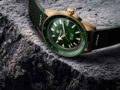 Rado Captain Cook Bronze grün Lederband – Herrenuhren Uhr mit Datum aus Bronze und Keramik. Das Gehäuse ist rund und roségold. Das Lederarmband ist grün. Das Zifferblatt ist ein Index in grün. – Ansicht 7