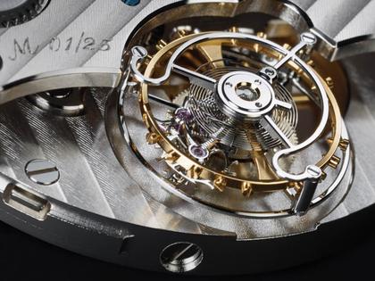 Glashütte Original Senator Alfred Helwig Tourbillon 1920 Handaufzug Roségold 40mm massivgoldenes Zifferblatt braunes Lederband Limitierte Edition – Herrenuhren Uhr ohne Datum aus 750 Rotgold. Das Gehäuse ist rund und roségold. Das Lederarmband Kroko / Alligator ist braun. Das Zifferblatt ist ein Index in weiß. – Ansicht 4