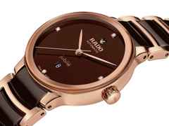 Rado Centrix Diamonds Automatik Edelstahl Roségold-PVD 30,5mm braunes Zifferblatt mit Brillanten Metallband – Damenuhren Uhr mit Datum aus Edelstahl, Keramik und PVD beschichtet. Das Gehäuse ist rund und roségold. Das Keramikarmband ist braun. Das Zifferblatt ist ein Index in braun. – Ansicht 2