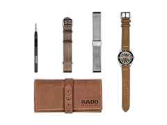 Rado Captain Cook Edelstahl braun Lederband Limited Edition – Herrenuhren Uhr mit Datum aus Edelstahl und Keramik. Das Gehäuse ist rund und silber. Das Lederarmband ist braun. Das Zifferblatt ist ein Index in braun. – Ansicht 5