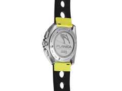 Junghans 1972 Chronoscope FIS Edition Lemon 2023 Quarz Edelstahl 43mm gelbes Zifferblatt gelbes Lederband – Herrenuhren Chronograph aus Edelstahl. Das Gehäuse ist rund und silber. Das Lederarmband ist gelb. Das Zifferblatt ist ein Index in gelb. – Ansicht 3