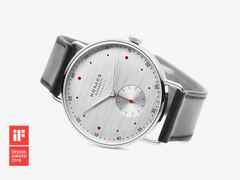 Nomos Glashütte Metro neomatik 39 Silvercut Automatik Edelstahl 39mm silberfarbenes Zifferblatt schwarzes Lederband – Herrenuhren Uhr ohne Datum aus Edelstahl. Das Gehäuse ist rund und silber. Das Lederarmband ist schwarz. Das Zifferblatt ist arabisch Index und silber. – Ansicht 2