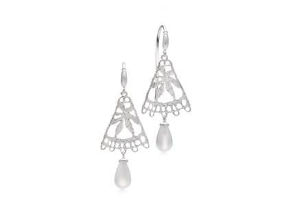 Brigitte Adolph Jewellery Design Mirage Ohrhänger Silber mit weißer Mondstein-Pampel – Ohrschmuck Ohrhänger in silber und aus 925 Silber.