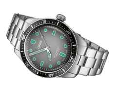 Oris Divers Sixty-Five Automatik Edelstahl 40mm graues Zifferblatt Metallband – Herrenuhren Uhr ohne Datum aus Edelstahl. Das Gehäuse ist rund und silber. Das Edelstahlarmband ist silber. Das Zifferblatt ist ein Index in grau. – Ansicht 2