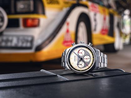 Union Glashütte Belisar Chronograph Silvretta Classic 2026 Limitierte Edition Automatik Edelstahl 44mm beiges Zifferblatt gelbes Textilband schwarzes Lederband und Metallband – Herrenuhren Chronograph aus Edelstahl und Leder. Das Gehäuse ist rund und silber. Das Textilarmband ist gelb. Das Zifferblatt ist ein Index in beige. – Ansicht 13