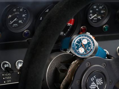 Hamilton American Classic Chrono Matic 50 Limited Edition Automatik Edelstahl 51,5 x 48,5mm blaues Zifferblatt blaues Lederband – Herrenuhren Chronograph aus Edelstahl und Leder. Das Gehäuse ist oval und silber. Das Lederarmband ist blau. Das Zifferblatt ist ein Index in blau. – Ansicht 7