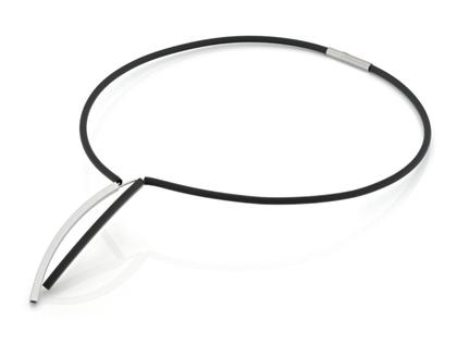 Step by Step Collier Kautschuk Aluminium silber – Halsschmuck Collier aus Aluminium, Kautschuk und und .