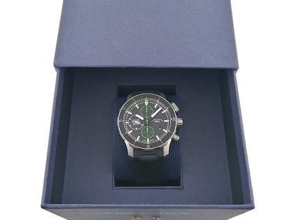 Mühle Glashütte Rallye-Chronograph GLP Limited Edition Automatik 45mm Kautschukband M1-40-93-201 Full Set mit Garantie Occasion Neu – Herrenuhren Chronograph aus Edelstahl. Das Gehäuse ist rund und silber. Das Kautschuk / Kunststoff / Silikon Armband ist schwarz. Das Zifferblatt ist ein Index in schwarz. – Ansicht 5