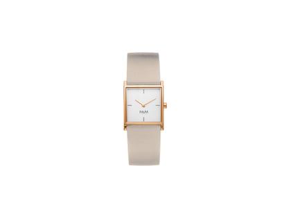 M&M Square Design Quarz Edelstahl IP-Roségold 21mm silbernes Zifferblatt beiges Lederband – Damenuhren Uhr ohne Datum aus Edelstahl, IP beschichtet und vergoldet. Das Gehäuse ist rechteckig und roségold. Das Lederarmband ist beige. Das Zifferblatt ist ein Index in silber.