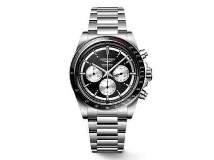 Longines Conquest Chronograph Automatik Edelstahl 42mm schwarzes Zifferblatt Metallband – Herrenuhren Chronograph aus Edelstahl und Keramik. Das Gehäuse ist rund und silber. Das Edelstahlarmband ist silber. Das Zifferblatt ist ein Index in schwarz.