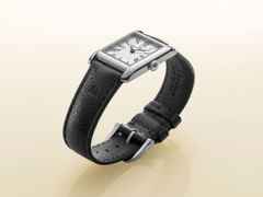 Maurice Lacroix Fiaba Square Quarz Edelstahl 24x34mm silbernes Zifferblatt schwarzes Lederband – Damenuhren Uhr ohne Datum aus Edelstahl. Das Gehäuse ist rechteckig und silber. Das Lederarmband ist schwarz. Das Zifferblatt ist römisch und silber. – Ansicht 2