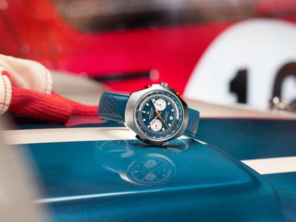 Hamilton American Classic Chrono Matic 50 Limited Edition Automatik Edelstahl 51,5 x 48,5mm blaues Zifferblatt blaues Lederband – Herrenuhren Chronograph aus Edelstahl und Leder. Das Gehäuse ist oval und silber. Das Lederarmband ist blau. Das Zifferblatt ist ein Index in blau. – Ansicht 6