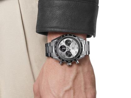 TAG Heuer Carrera Chronograph Sport Automatik Edelstahl 42mm silbernes Zifferblatt Metallband – Herrenuhren Chronograph aus Edelstahl und Keramik. Das Gehäuse ist rund und silber. Das Edelstahlarmband ist silber. Das Zifferblatt ist arabisch Index und silber. – Ansicht 7