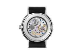 Nomos Glashütte Ludwig 38 Datum Handaufzug Edelstahl weißes Zifferblatt Metallband Glasboden – Herrenuhren Uhr mit Datum aus Edelstahl und Leder. Das Gehäuse ist rund und silber. Das Edelstahlarmband ist silber. Das Zifferblatt ist römisch Index und weiß. – Ansicht 4