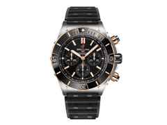 Breitling Super Chronomat B01 44 Automatik Edelstahl schwarzes Zifferblatt schwarzes Kautschukband – Herrenuhren Chronograph aus 950 Platin und Edelstahl. Das Gehäuse ist rund und silber-roségold. Das Kautschuk / Kunststoff / Silikon Armband ist schwarz. Das Zifferblatt ist ein Index in schwarz.