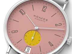 Nomos Glashütte Tangente 38 Datum "175 Years Watchmaking - Bubblegum" Handaufzug Edelstahl rosa Zifferblatt graues Textilband Glasboden – Herrenuhren Uhr mit Datum aus Edelstahl. Das Gehäuse ist rund und silber. Das Textilarmband ist grau. Das Zifferblatt ist arabisch Index und rosa. – Ansicht 4