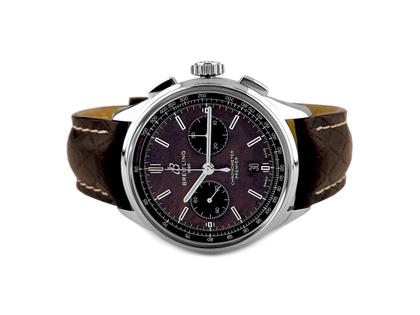 Breitling Premier B01 Chronograph Bentley Centenary Limited Edition Automatik 42mm Lederband AB01181A1Q1X1 Full Set Occasion Neu – Herrenuhren Chronograph aus Edelstahl. Das Gehäuse ist rund und silber. Das Lederarmband ist braun. Das Zifferblatt ist ein Index in braun.