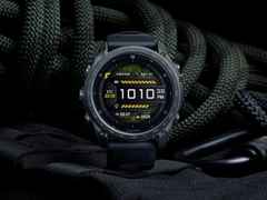 Garmin tactix 8 AMOLED Quarz Polymer und Titan 51mm digitales Zifferblatt schwarzes Nylonband – Herrenuhren Uhr Multifunktion aus DLC beschichtet, Kunststoff und Titan. Das Gehäuse ist rund und schwarz. Das Textilarmband ist schwarz. Das Zifferblatt ist digital und schwarz. – Ansicht 5