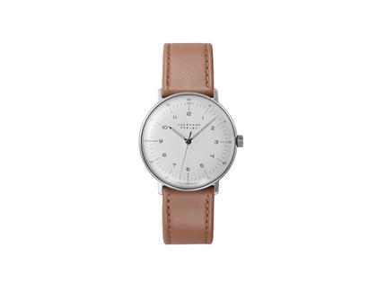 Junghans Max Bill Handaufzug Edelstahl 34mm versilbertes Zifferblatt braunes Lederband – Damenuhren Uhr ohne Datum aus Edelstahl und Leder. Das Gehäuse ist rund und silber. Das Lederarmband ist braun. Das Zifferblatt ist arabisch Index und silber.