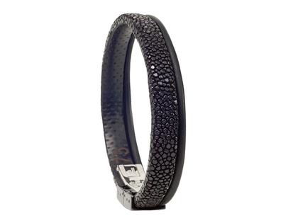 Armschmuck Armband aus Edelstahl, Kautschuk und und .