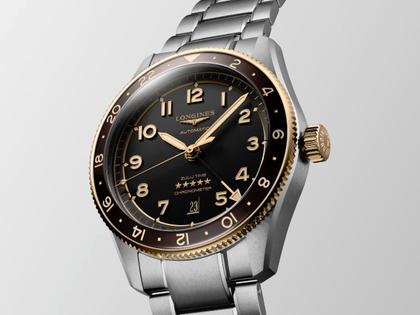 Longines Spirit Zulu Time Automatik Edelstahl 42mm Gelbgold-Lünette graues Zifferblatt Metallband – Herrenuhren Uhr mit Datum aus 750 Gelbgold, Edelstahl und Keramik. Das Gehäuse ist rund und silber-gelbgold. Das Edelstahlarmband ist braun. Das Zifferblatt ist arabisch Index und grau. – Ansicht 2