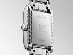 Longines DolceVita   Mini Quarz Edelstahl 22x29mm silbernes Zifferblatt mit Brillanten Metallband – Damenuhren Uhr ohne Datum aus Edelstahl. Das Gehäuse ist rechteckig und silber. Das Edelstahlarmband ist silber. Das Zifferblatt ist römisch und silber. – Ansicht 4