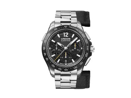Herrenuhren Chronograph aus DLC beschichtet und Edelstahl. Das Gehäuse ist rund und silber. Das Edelstahlarmband ist silber. Das Zifferblatt ist arabisch Index und schwarz.