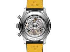 Breitling Navitimer B01 Chronograph 43 Edelstahl eisblaues Zifferblatt schwarzes Lederband – Herrenuhren Chronograph aus Edelstahl. Das Gehäuse ist rund und silber. Das Lederarmband Kroko / Alligator ist schwarz. Das Zifferblatt ist ein Index in blau. – Ansicht 2