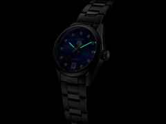 TAG Heuer Carrera Date Automatik Edelstahl 29mm blaues Zifferblatt mit Brillanten Metallband – Damenuhren Uhr mit Datum aus Edelstahl. Das Gehäuse ist rund und silber. Das Edelstahlarmband ist silber. Das Zifferblatt ist ein Index in blau. – Ansicht 4
