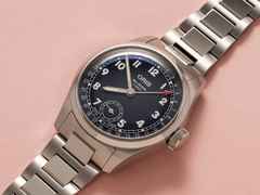 Oris Big Crown Pointer Date Calibre 403 Automatik Edelstahl 38mm blaues Zifferblatt Metallband – Herrenuhren Uhr mit Datum aus Edelstahl. Das Gehäuse ist rund und silber. Das Edelstahlarmband ist silber. Das Zifferblatt ist arabisch und blau. – Ansicht 2