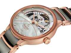 Rado Centrix Diamonds Automatik Open Heart Edelstahl Roségold-PVD 35mm graues Zifferblatt mit Brillanten Metallband – Damenuhren Uhr ohne Datum aus Edelstahl, Keramik und PVD beschichtet. Das Gehäuse ist rund und roségold. Das Keramikarmband ist grau. Das Zifferblatt ist ein Index in grau. – Ansicht 2