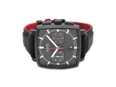Union Glashütte Averin Chronograph Automatik Edelstahl Schwarz-DLC 41mm schwarzes Zifferblatt Textilband D015.527.38.051.00 Full Set Top mit Garantie Occasion – Herrenuhren Chronograph aus DLC beschichtet und Edelstahl. Das Gehäuse ist quadratisch und schwarz. Das Textilarmband ist schwarz. Das Zifferblatt ist arabisch Index und schwarz.