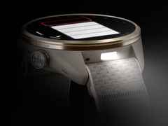 Garmin Approach S72 Titan Grau-DLC 43mm digitales Display graues Textilband – Herrenuhren Uhr Multifunktion aus Keramik und Kunststoff. Das Gehäuse ist rund und grau. Das Textilarmband ist grau. Das Zifferblatt ist digital und schwarz. – Ansicht 6