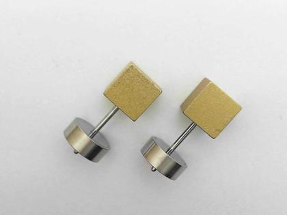 Apero Ohrstecker Würfel Aluminium 6mm Gelb – Ohrschmuck Ohrstecker aus Aluminium.