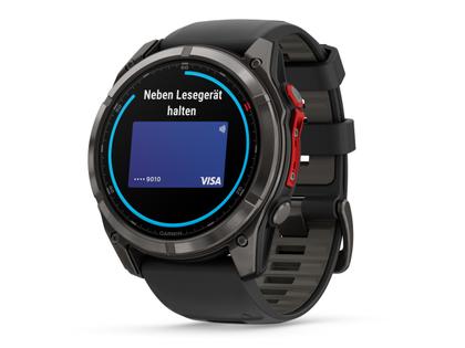 Garmin fenix 8 Pro 51mm MicroLED faserverstärktes Polymer Titan carbongrau beschichtet schwarzes Silikonband – Herrenuhren Uhr Multifunktion aus DLC beschichtet, Kautschuk und Titan. Das Gehäuse ist rund und schwarz. Das Kautschuk / Kunststoff / Silikon Armband ist schwarz. Das Zifferblatt ist digital und schwarz. – Ansicht 4